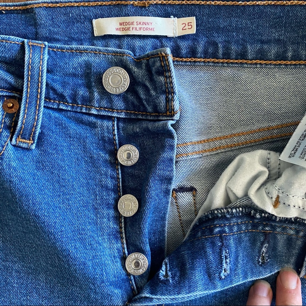 Levi’s Wedgie Skinny Jeans - Picture 4 of 13